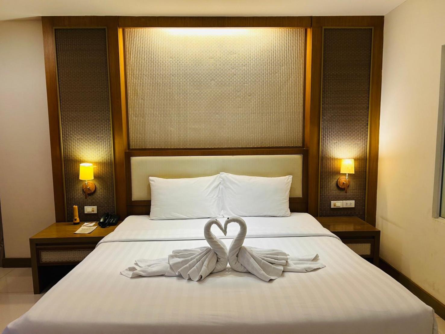 Ashlee Plaza Patong Hotel & Spa Zewnętrze zdjęcie