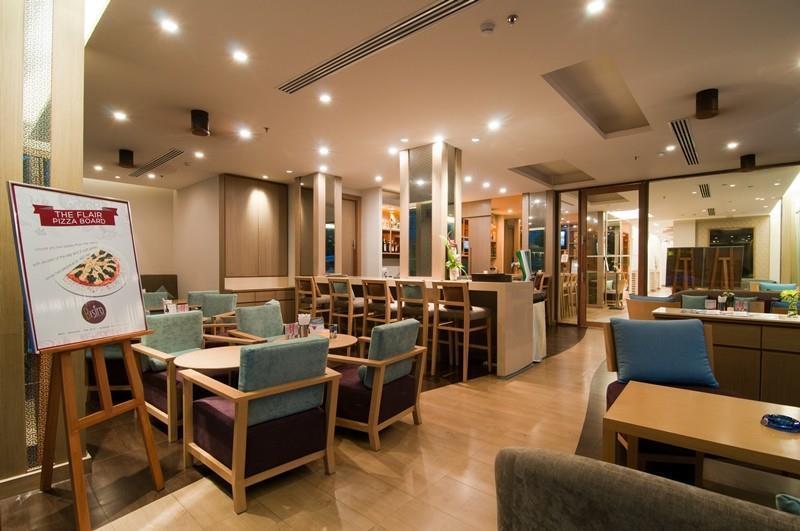 Ashlee Plaza Patong Hotel & Spa Restauracja zdjęcie